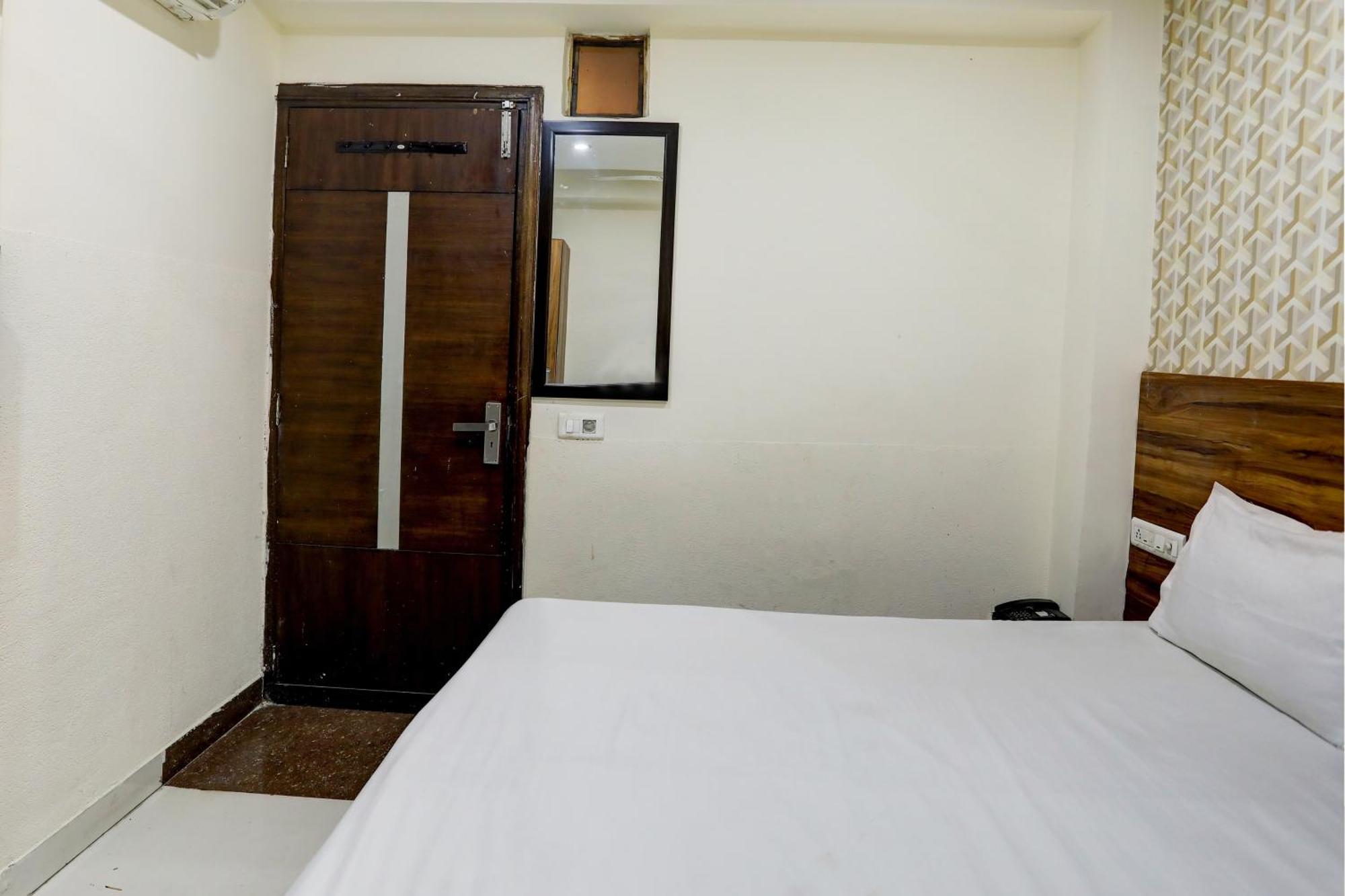 Hotel O Hcn Ludhiana Buitenkant foto