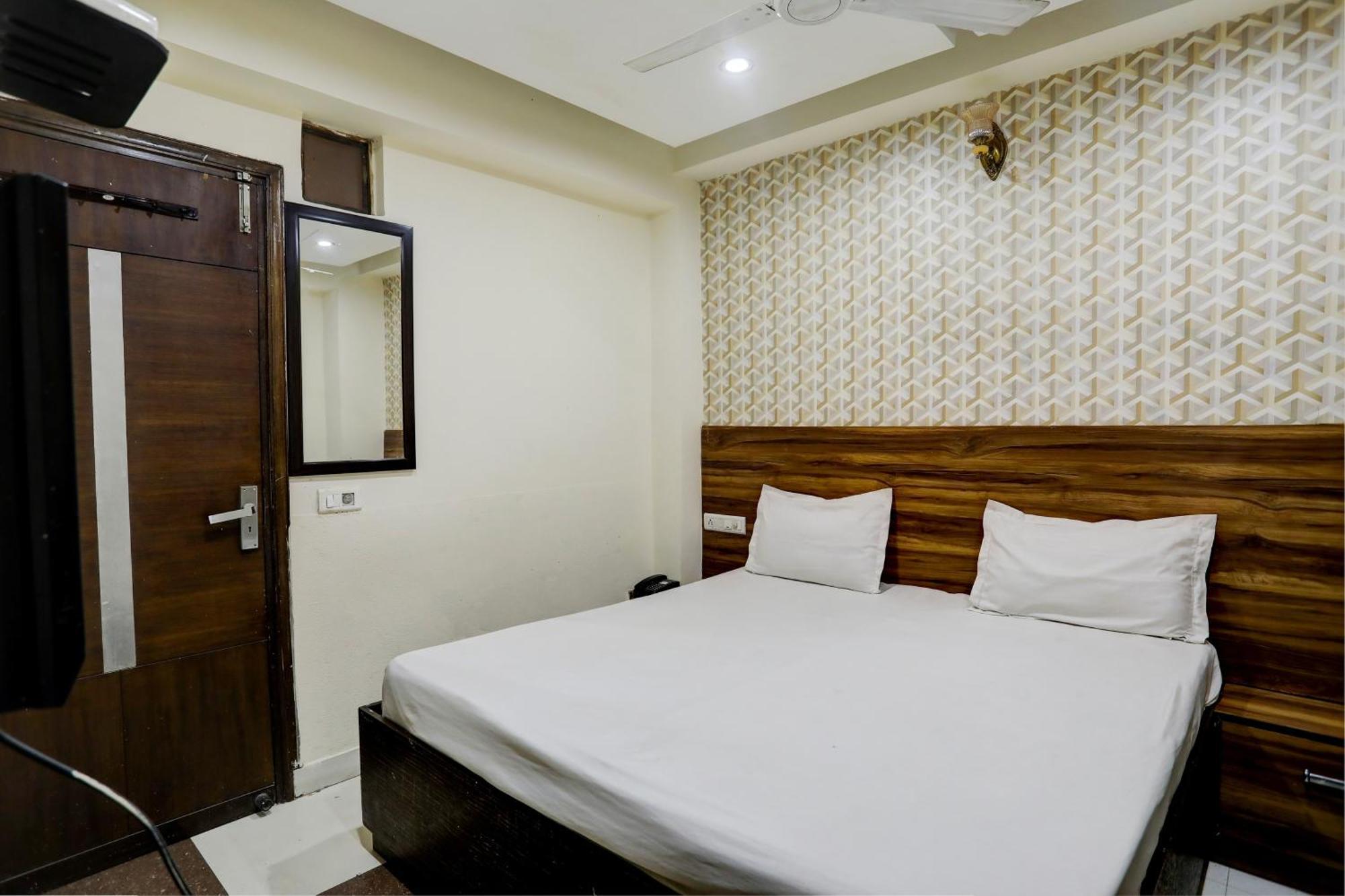 Hotel O Hcn Ludhiana Buitenkant foto