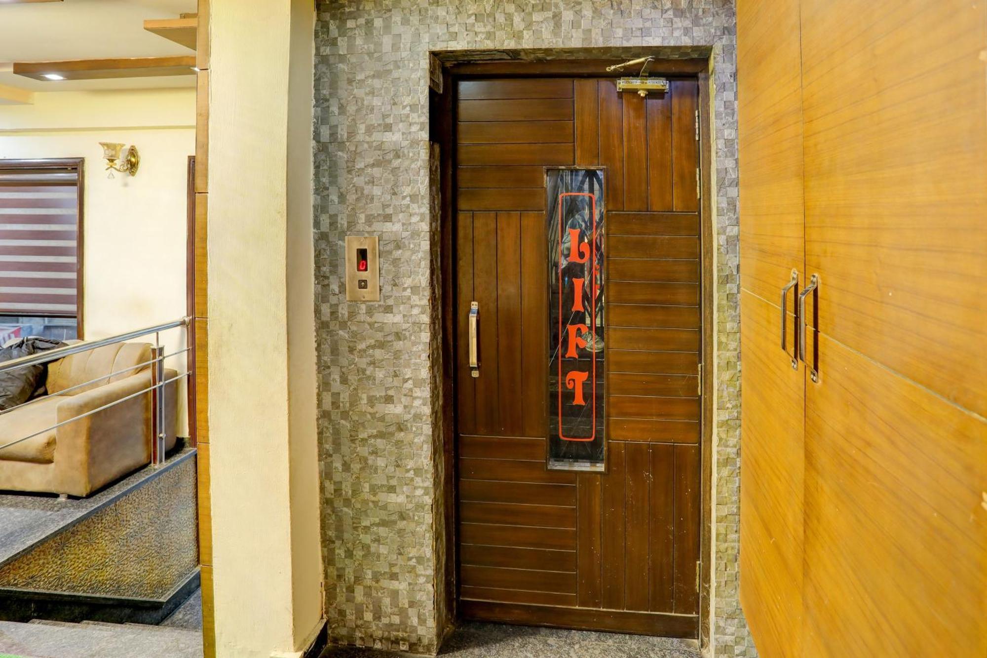 Hotel O Hcn Ludhiana Buitenkant foto