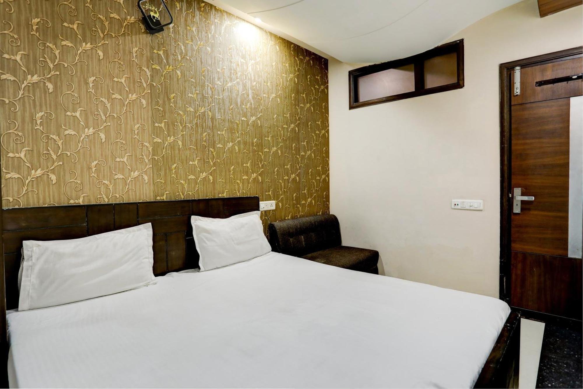 Hotel O Hcn Ludhiana Buitenkant foto
