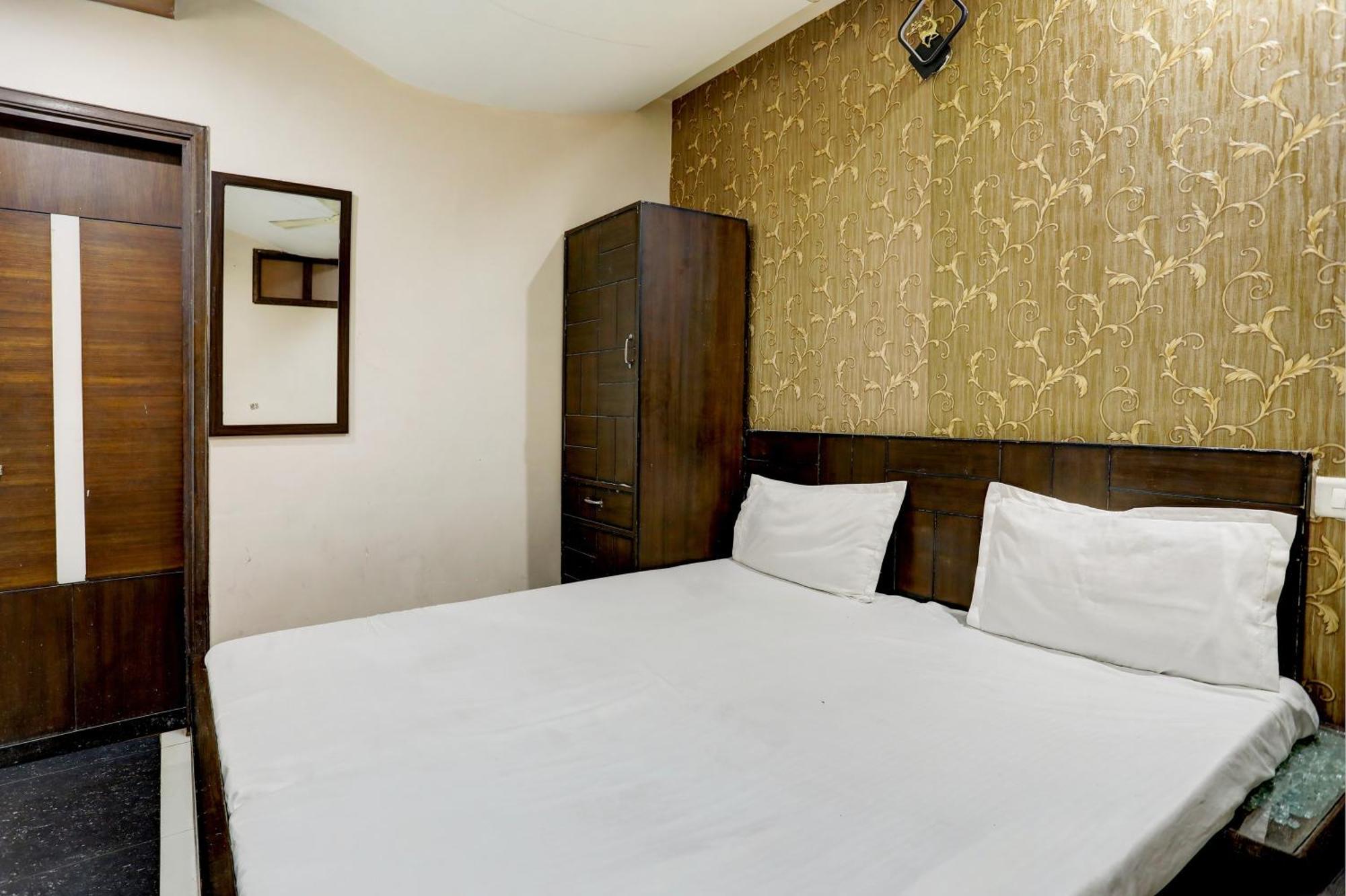 Hotel O Hcn Ludhiana Buitenkant foto